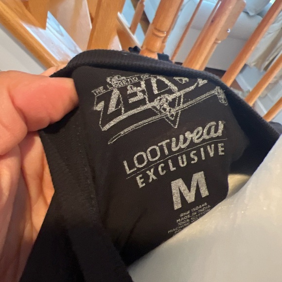 Ninteno Legend of Zelda T-Shirt Link Men's Short Sleeve Lootwear Exclusive Med - Picture 7 of 7